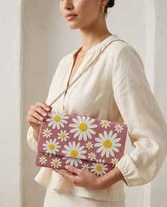Sac à main rectangulaire violet fait main avec broderie artisanale de fleurs de marguerite - Product Image 2