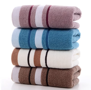 Serviette de Visage Style Moderne Ultra Absorbante en Coton Doux – Gant de Toilette Rayé pour Maison, Hôtel, Spa – Vente en Gros, Fournisseur OEM - Product Image 5