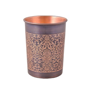 Vaso de Cobre Puro con Acabado Antiguo, Hecho a Mano, Grabado, para Agua, Jugo, Uso Ayurvédico - Product Image 1