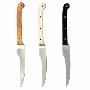 Tres cuchillos delgados para deshuesar con hojas curvas plateadas, mangos negros, blancos y marrones naturales, y empuñaduras remachadas para el recorte de carne. - Product Image 6
