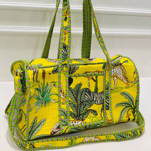 Bolsa de Viaje de Algodón con Estampado Floral Pequeño en Amarillo, Cierre Superior con Cremallera, Ecológica, Resistente al Agua, Correa Cruzada Ajustable - Product Image 1