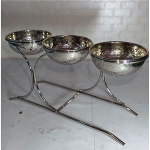 Présentoir à condiments 3 niveaux en acier inoxydable martelé, bols décoratifs argentés avec support métallique pour mariages, fêtes et hôtels - Product Image 1