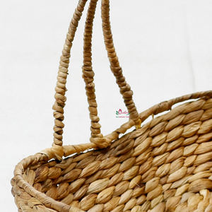 Panier ovale en jacinthe d'eau tissé à la main écologique avec double poignée pour pique-nique et stockage à la maison - Product Image 4