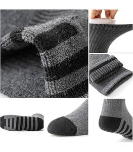 Calcetines de Vestir para Hombre, Cálidos y Cómodos, Diseño de Dibujos Animados Ecológicos, Tejido Suave y Transpirable con Elasticidad para Todo el Día - Product Image 3