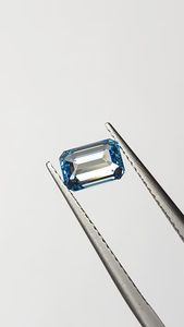 Diamante Suelto de Laboratorio con Corte Esmeralda Azul VS2 de 6 Quilates, Color Azul Fantasía - Product Image 4