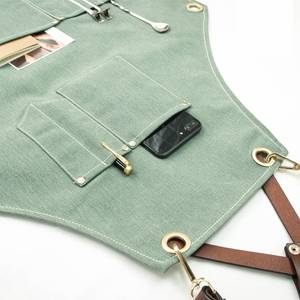 Tablier en toile personnalisé avec logo pour bar à expresso, bretelles croisées en cuir, uniforme professionnel anti-salissures pour barista et ouvrier de bar - Product Image 5