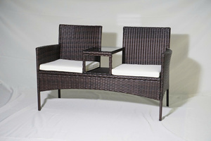 Canapé d'extérieur en rotin 2 places, mobilier de jardin avec coussins blancs, design contemporain, résistant aux intempéries - Product Image 1