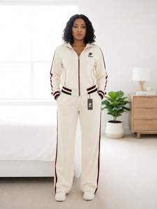 Conjunto Deportivo Casual de Dos Piezas con Capucha para Mujer, Diseño Sólido, Tela Suave y Ajuste Cómodo para Entrenamiento y Uso Diario - Product Image 1