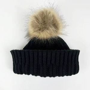 หมวกบีนนี่ไหมพรมถักสำหรับผู้หญิงรุ่นใหม่มาแรงประจำปี 2026 พร้อมพู่ขนเฟอร์เทียม หมวกไหมพรมอุ่นๆ ตกแต่งด้วยแผ่นยาง - Product Image 6