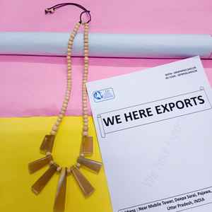 Collar Artesanal de Cuerno de Búfalo con Cuentas de Madera Natural y Colgantes Trapezoidales para Joyería de Estilo Étnico y Bohemio Elegante - Product Image 4