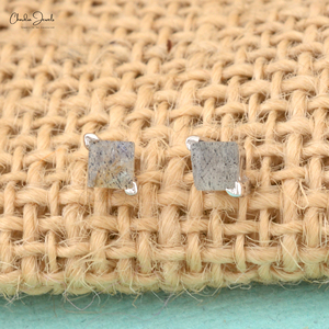 Pendientes Minimalistas de Plata de Ley 925 con Alto Brillo para Uso Diario, Aretes Cuadrados de Labradorita de 3MM con Cierre a Presión, Regalo Perfecto para Ella - Product Image 4