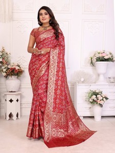 Sari en satin de soie doux à imprimé traditionnel Bandhej avec bordure tissée Kanchi Zari pour mariage, Diwali et fête - Product Image 3