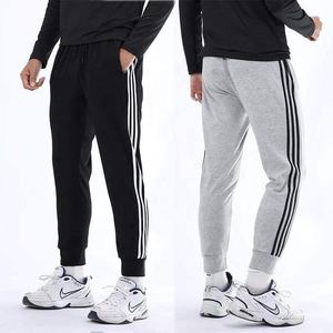 เสื้อผ้าลำลองผู้ชายปี 2022 ผ้าโพลีเอสเตอร์ 100% เนื้อเฟรนช์เทอร์รี่อย่างดี ไซส์ใหญ่ สำหรับฤดูหนาว ทรงหลวม ยืดได้สี่ทิศทาง ป้องกันรังสียูวี ป้องกันกลิ่น แห้งเร็ว - Product Image 4