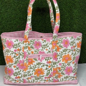 Sac fourre-tout matelassé pour femme, imprimé à la main en Inde, pour l'hiver et l'été, avec motifs géométriques multicolores - Product Image 3
