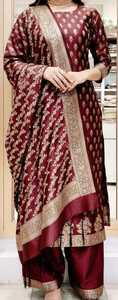 Tissu en soie brodée avec tissage Zari, motifs traditionnels et dupatta assorti pour Salwar Kameez, ensembles Kurta et vêtements ethniques - Product Image 3