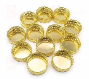 Lot de 12 bougeoirs en métal dorés ronds pour bougies chauffe-plat, décoratifs pour la maison, les mariages et la décoration de table - Product Image 1