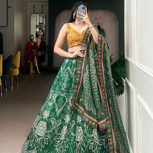 Elegante Lehenga Choli Festivo con Bordado Intenso y Trabajo de Hilos Finos, Perfecto para Bodas y Celebraciones Tradicionales - Product Image 1