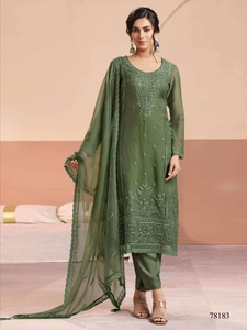 Costume semi-couture en chiffon brodé avec sequins pour femme, style décontracté traditionnel indien pakistanais, longueur genou, tout-en-un - Product Image 1