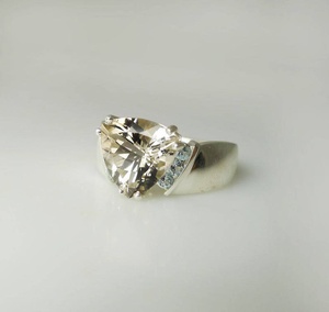 Bague solitaire en moissanite couleur orange clair 3 carats, taille triligne, halo caché, en argent 925 original, style romantique, cadeau pour amoureux - Product Image 1