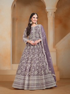 Traje Anarkali Moderno Bordado en Tela de Red Semisellada para Bodas, Graduaciones y Diwali - Product Image 2