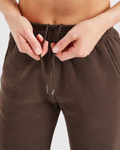 Pantalones Deportivos de Pierna Recta para Mujer, Color Marrón, con Logotipo Personalizado Premium, Tejido Suave al Tacto, 100% Algodón - Product Image 4