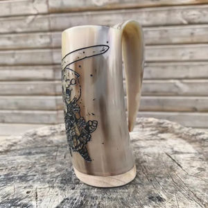 Mug en corne naturelle artisanal, style animal exquis, poli pour une expérience de plaisir supérieure - Product Image 1