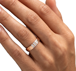 Anillo de Diamantes Cultivados en Laboratorio con Corte Baguette, Estilo Art Deco, Minimalista, con Tres Piedras, Oro Sólido de 14K/18K, Anillo de Boda Apilable, Anillo de Aniversario - Product Image 6