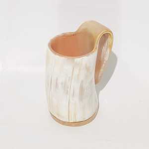 Jarra de cuerno vikinga personalizada de alta calidad, grabada a mano, de la marca India Curio Craft, pulida, para beber. - Product Image 1
