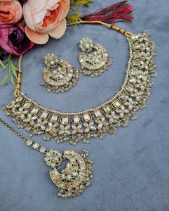 PING Bling kundan polki ชุดสร้อยคอลูกปัดคริสตัลสีชมพูพร้อมต่างหูและ Maang Tikka ชุดเครื่องประดับแต่งงาน - Product Image 2