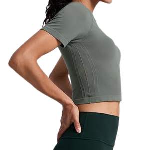 Crop top respirant à séchage rapide, vert sauge, manches courtes, haute élasticité, t-shirt de fitness personnalisé pour femmes - Product Image 3