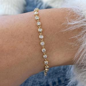 Élégant Bracelet Manchette en Or Jaune 14K avec Diamant de Laboratoire Oval 1,8 carats, Sertissage Canal, Certifié IGI, Pureté VVS2, Style Minimaliste, Idéal Anniversaire - Product Image 1