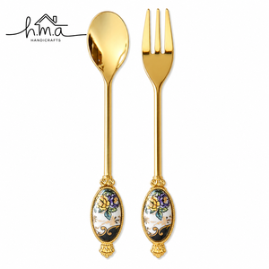 Ensemble de couverts jetables en laiton doré à manche floral, longs, durables, élégants et décoratifs pour la table - Product Image 1