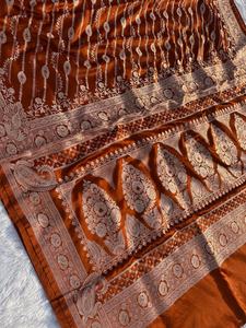 Sari Banarasi Mashru de Luxe, Doux et Lisse, Tenue Traditionnelle Indienne pour Mariage, Bordure Zari Tissée Ethnique, Vêtement de Fête pour Femme - Product Image 2