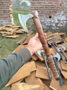 Hacha Profesional Hecha a Mano Estilo Vikingo, Hoja de Acero con Alto Contenido de Carbono, Mango de Madera, Herramienta Utilitaria para Campismo y Actividades al Aire Libre, Garantía de 3 Años - Product Image 2