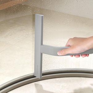 Tergivetro doccia in silicone monopezzo con gancio integrato per appendere facilmente, ideale per finestre, porte e specchi domestici - Product Image 2