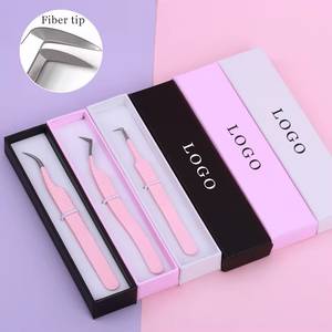 Ensemble de pinces à cils en acier inoxydable de précision, couleur rose, avec poignée texturée et emballage élégant pour une utilisation facile - Product Image 2