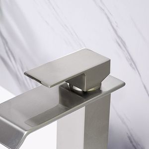 Rubinetto da Bagno Monocomando con Cascata per Lavabo - Product Image 6