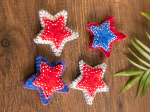 Guirnalda de estrellas de fieltro de lana hechas a mano para el 4 de julio, adornos patrióticos rojos, blancos y azules, decoración infantil para el Día de la Independencia, decoración colgante. - Product Image 5