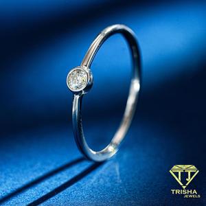 Anillo minimalista de moissanita con corte redondo, plata de ley, engaste de bisel, joyería de compromiso solitaria para mujer, regalo elegante - Product Image 4
