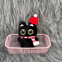 Pendentif en peluche Kawaii, cadeau de Noël, porte-clés chat noir en peluche, breloque de sac chat mignon, jouet animal en peluche avec chapeau de Père Noël et écharpe