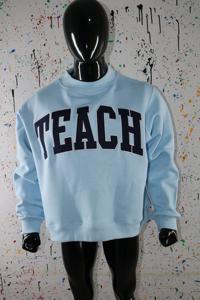 Sudadera TEACH con cuello alto, 450 GSM, nombre personalizado, bordado en aplique, corte holgado, 100% algodón, felpa francesa. - Product Image 2