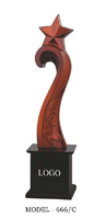 Trofeo metálico de alta calidad, fabricado con materiales duraderos, ideal para programas de reconocimiento, competencias y premios por logros.