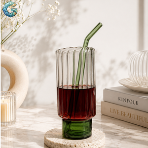 Vaso Highball de Vidrio Acanalado con Base Verde y Pajita, Diseño Minimalista, 200ml - Product Image 1
