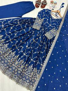 Conjunto de Vestido Anarkali Elegante de Seda Chinnon Pesada Reglance PD1097 con Espejo y Lentejuelas de 5mm, Patrón Floral, Largo hasta la Rodilla, Traje de Invierno - Product Image 2