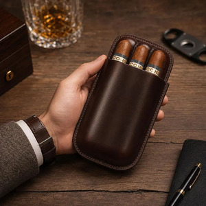 Étui de luxe pour le stockage du tabac avec coupe-tube intégré et construction en cuir véritable pour les styles de vie exécutifs, en vente en gros - Product Image 6