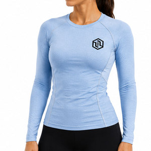 Camiseta Deportiva de Compresión Elite para Mujer con Construcción Ligera, Tejido Flexible de Alto Rendimiento y Gestión de la Humedad - Product Image 1