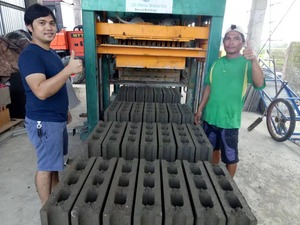 High Quality Concrete Block Making Machine Hollow Block Machine, <b>Paving</b> <b>Stone</b> Machine Size Options Available Belgium - Product Image 2