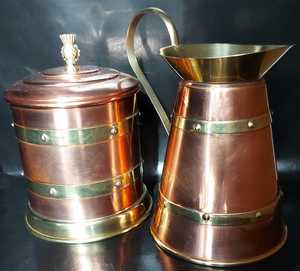 Carafe à boisson en cuivre au design élégant avec poignée, pichet à eau en cuivre pur, carafe à boisson pour la maison et les mariages, fabriquée à la main - Product Image 2