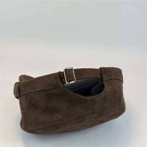 Casquette de baseball rétro automne-hiver à calotte plate pour femme, style coréen, tendance, en daim, pour l'extérieur et l'équitation - Product Image 6