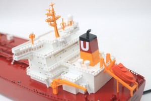 EVITA OIL TANKER Maquette de navire marchand norvégien en bois artisanal pour collection, cadeau d'affaires ou décoration intérieure - Product Image 6